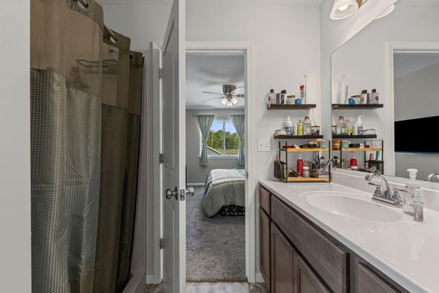 8160 N GLEN MEADOW DR, Columbia, MO 65202