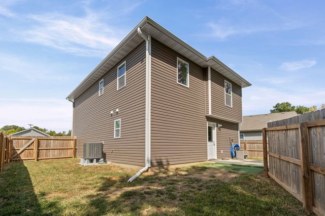 8160 N GLEN MEADOW DR, Columbia, MO 65202