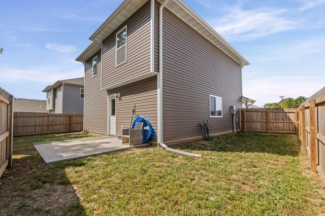 8160 N GLEN MEADOW DR, Columbia, MO 65202