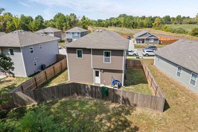8160 N GLEN MEADOW DR, Columbia, MO 65202