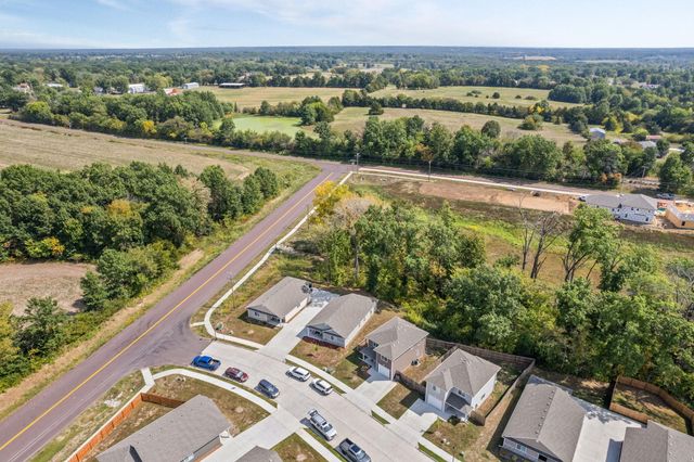 8160 N GLEN MEADOW DR, Columbia, MO 65202