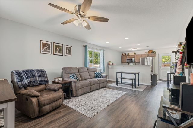 8160 N GLEN MEADOW DR, Columbia, MO 65202