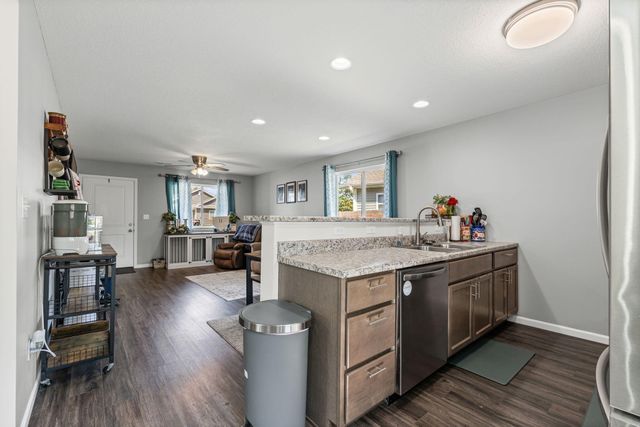 8160 N GLEN MEADOW DR, Columbia, MO 65202