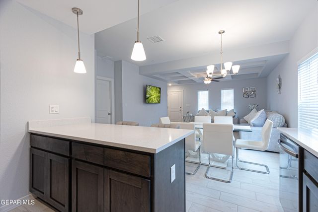 546 Spanish Oak Drive, Canutillo, TX 79835