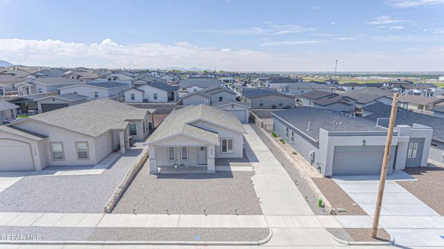 546 Spanish Oak Drive, Canutillo, TX 79835