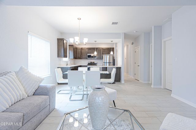 546 Spanish Oak Drive, Canutillo, TX 79835