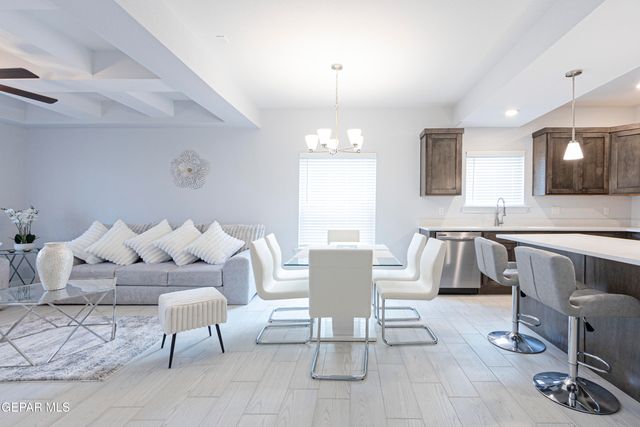 546 Spanish Oak Drive, Canutillo, TX 79835