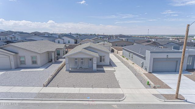546 Spanish Oak Drive, Canutillo, TX 79835