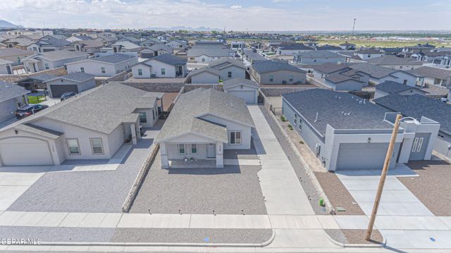 546 Spanish Oak Drive, Canutillo, TX 79835