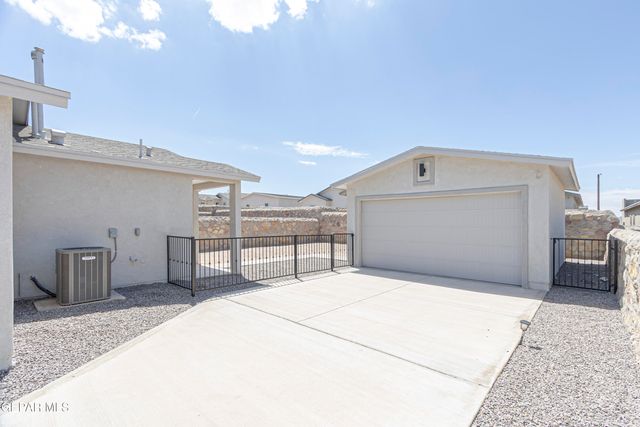 546 Spanish Oak Drive, Canutillo, TX 79835