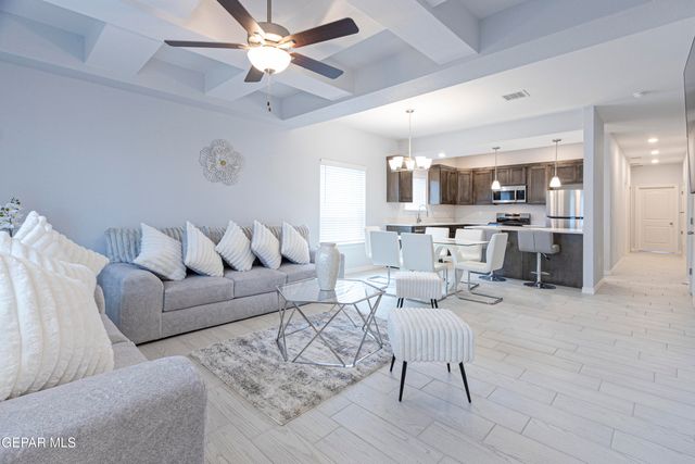 546 Spanish Oak Drive, Canutillo, TX 79835