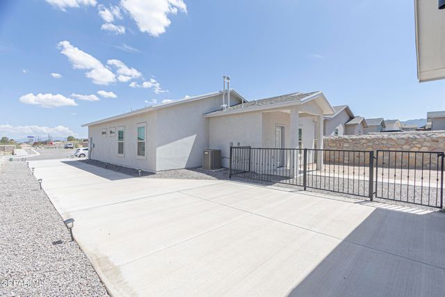 546 Spanish Oak Drive, Canutillo, TX 79835