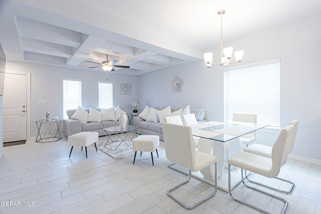 546 Spanish Oak Drive, Canutillo, TX 79835