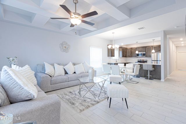 546 Spanish Oak Drive, Canutillo, TX 79835