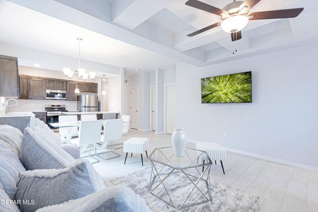 546 Spanish Oak Drive, Canutillo, TX 79835