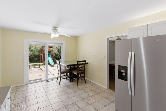 28 Maxwell Lane, Manalapan, NJ 07726