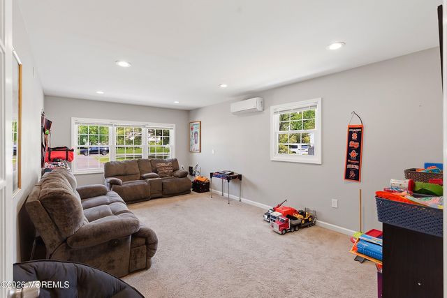 28 Maxwell Lane, Manalapan, NJ 07726