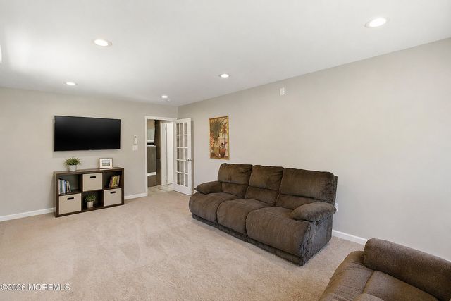 28 Maxwell Lane, Manalapan, NJ 07726