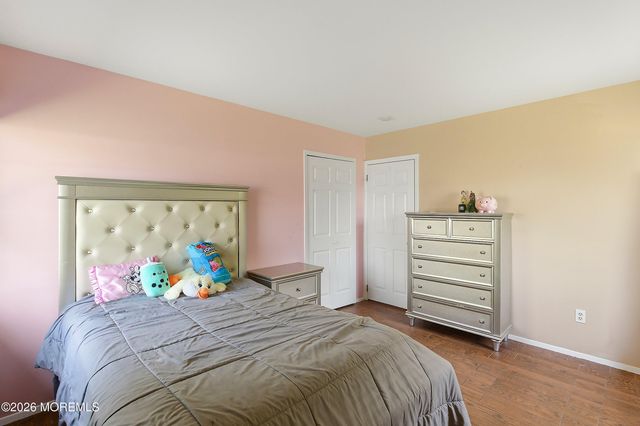 28 Maxwell Lane, Manalapan, NJ 07726