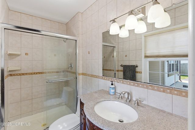 28 Maxwell Lane, Manalapan, NJ 07726