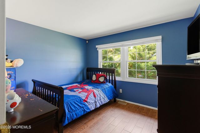 28 Maxwell Lane, Manalapan, NJ 07726