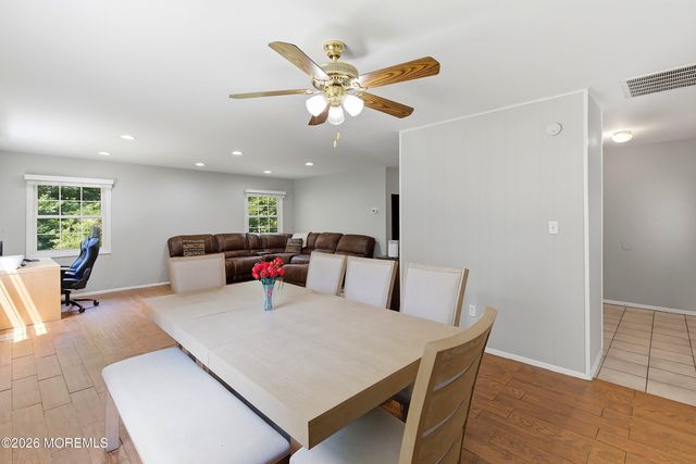 28 Maxwell Lane, Manalapan, NJ 07726