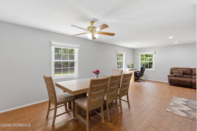 28 Maxwell Lane, Manalapan, NJ 07726