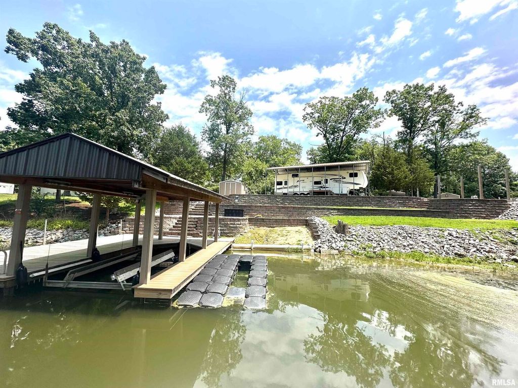 Image 1 of property listing at 3287 Cumberland Road, Centralia, IL 62801