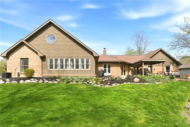 3955 Maple Grove Lane, Beavercreek, OH 45440