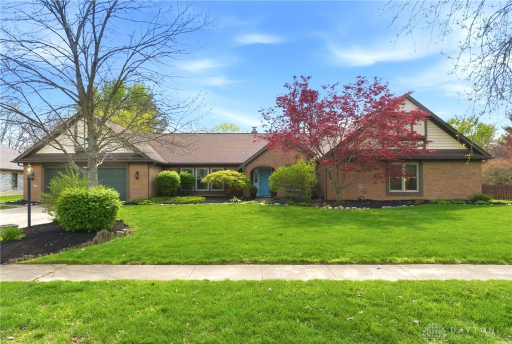 3955 Maple Grove Lane, Beavercreek, OH 45440