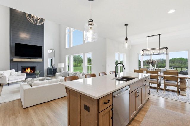 14141 N Lake Shore DRIVE, Mequon, WI 53097