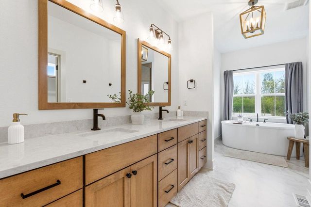 14141 N Lake Shore DRIVE, Mequon, WI 53097