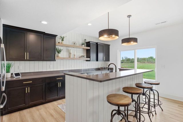 14141 N Lake Shore DRIVE, Mequon, WI 53097
