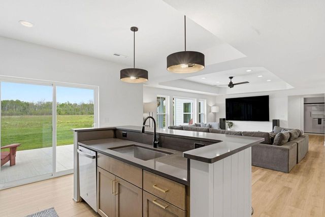 14141 N Lake Shore DRIVE, Mequon, WI 53097