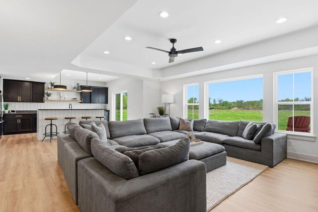 14141 N Lake Shore DRIVE, Mequon, WI 53097