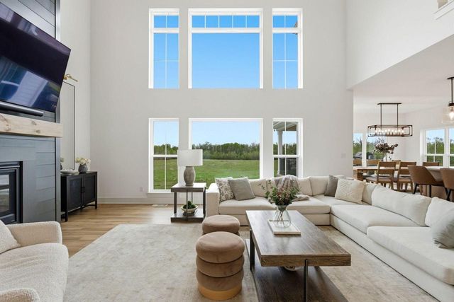 14141 N Lake Shore DRIVE, Mequon, WI 53097