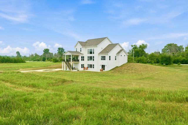 14141 N Lake Shore DRIVE, Mequon, WI 53097