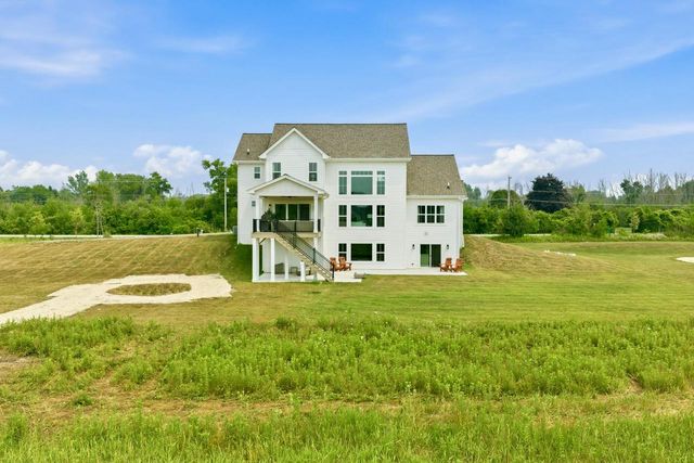14141 N Lake Shore DRIVE, Mequon, WI 53097
