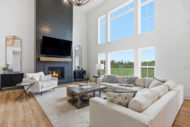 14141 N Lake Shore DRIVE, Mequon, WI 53097