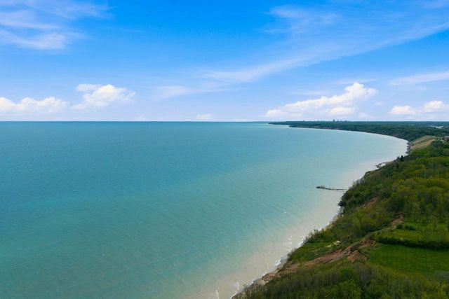 14141 N Lake Shore DRIVE, Mequon, WI 53097