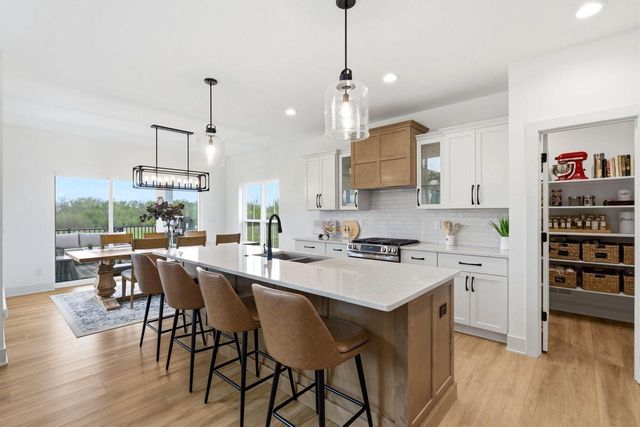 14141 N Lake Shore DRIVE, Mequon, WI 53097