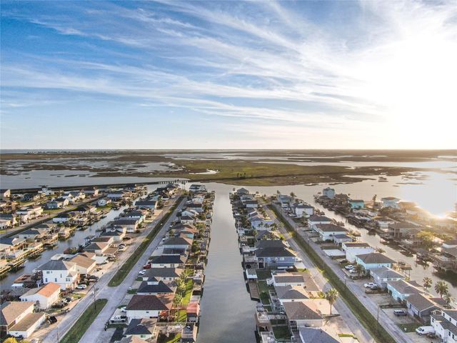 191 Barracuda, Bayou Vista, TX 77563