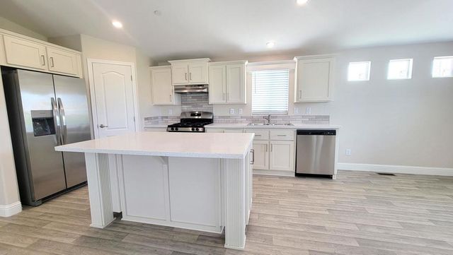 73296 Broadmoor Drive, Thousand Palms, CA 92276