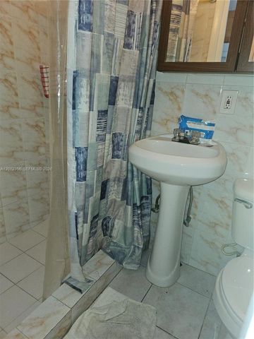 2231 NW 4th Ter, Miami, FL 33125