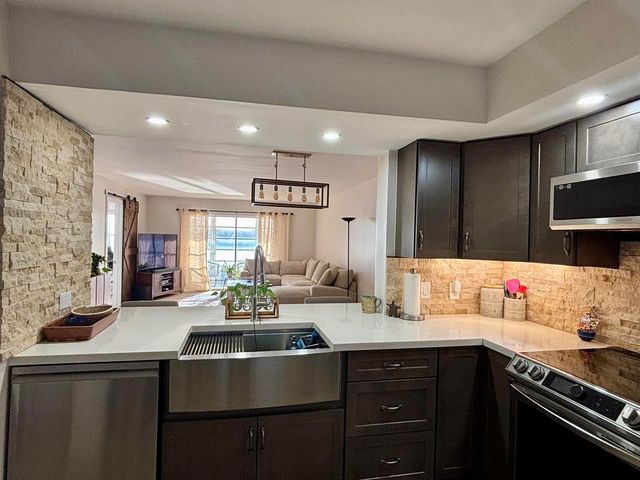 1501 SW 134th Way Unit 304, Pembroke Pines, FL 33027