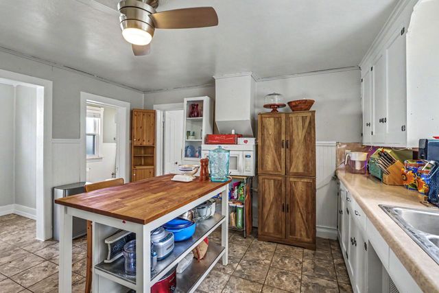 406 Superior Street, Saint Paul, MN 55102