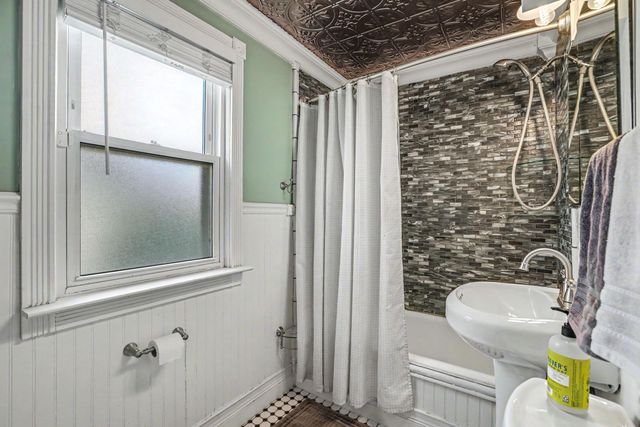 406 Superior Street, Saint Paul, MN 55102