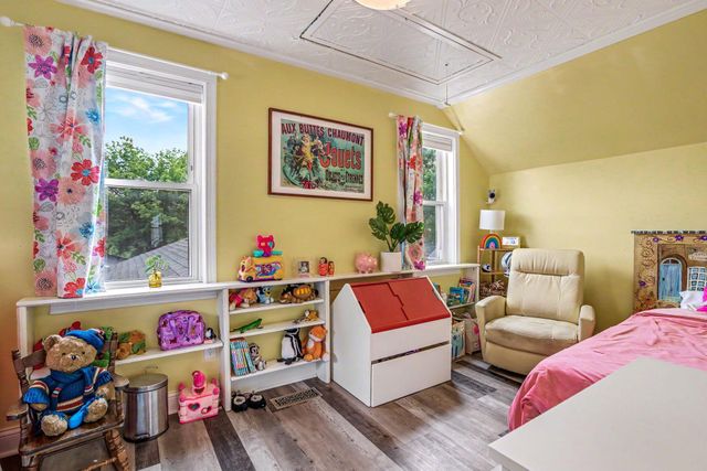 406 Superior Street, Saint Paul, MN 55102
