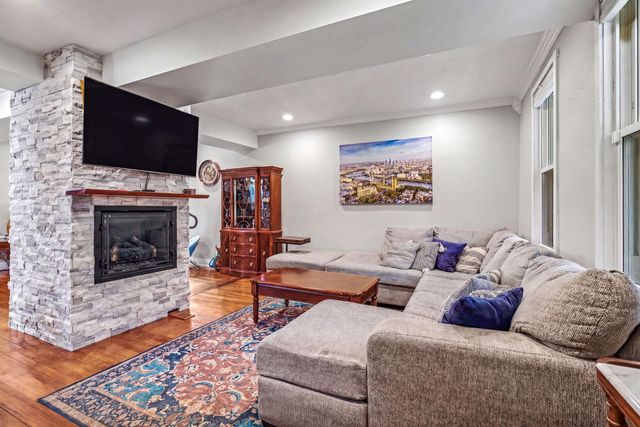 406 Superior Street, Saint Paul, MN 55102