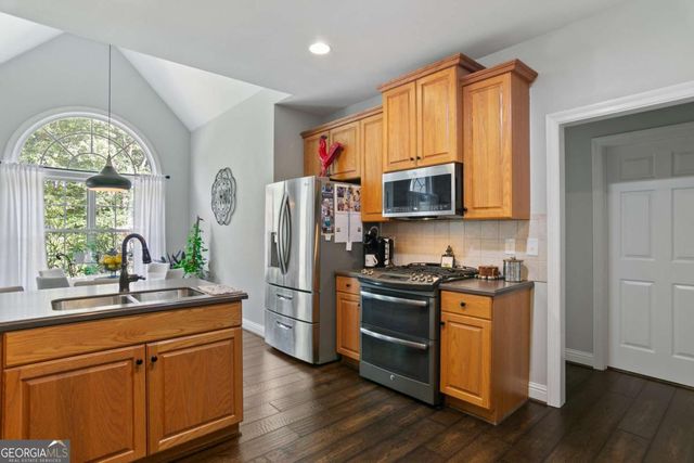 87 Country Club Court, Hiram, GA 30141